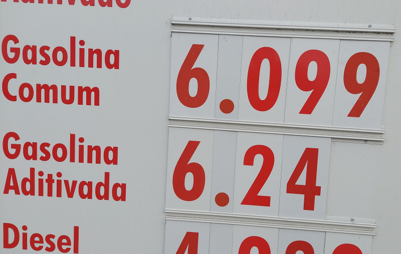 Gasolina ultrapassa os R$ 6 em Botucatu