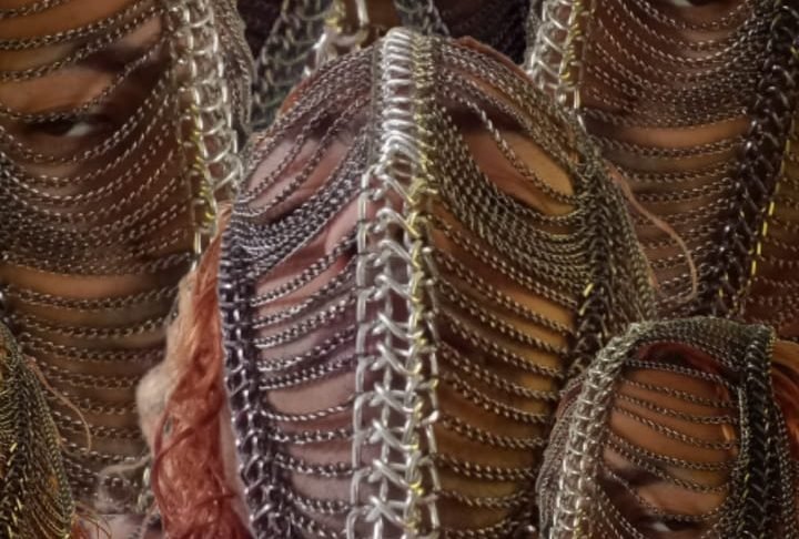 Rua Amando será o palco da performance “Caminho Segurando Arranjos” nesta sexta (5)