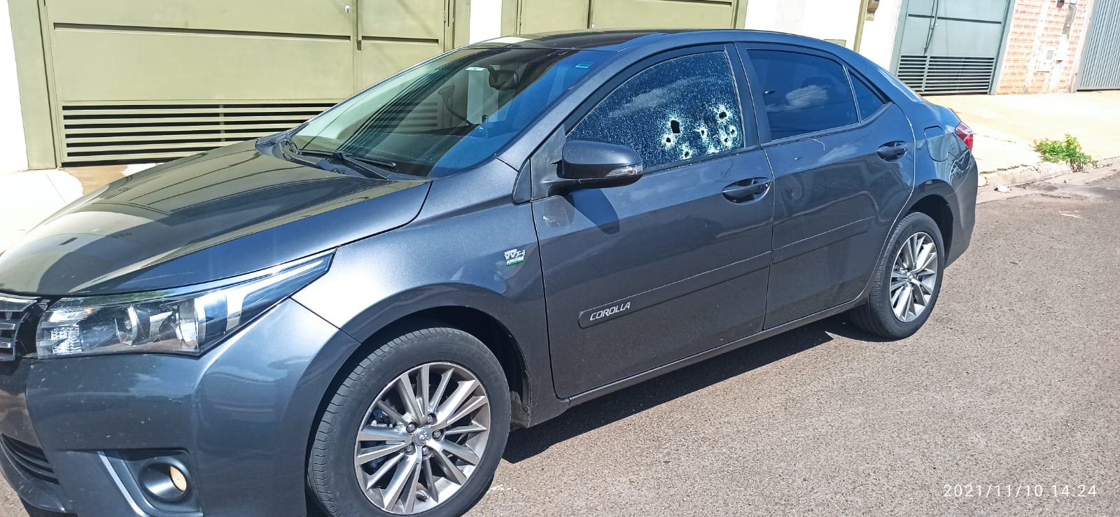 São Manuel: homem é morto a tiros dentro de carro