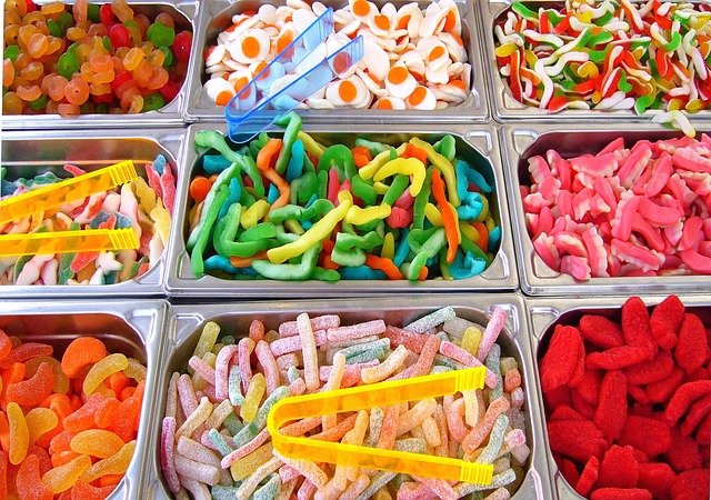 Consumo de açúcar na primeira infância é fator de risco para cáries