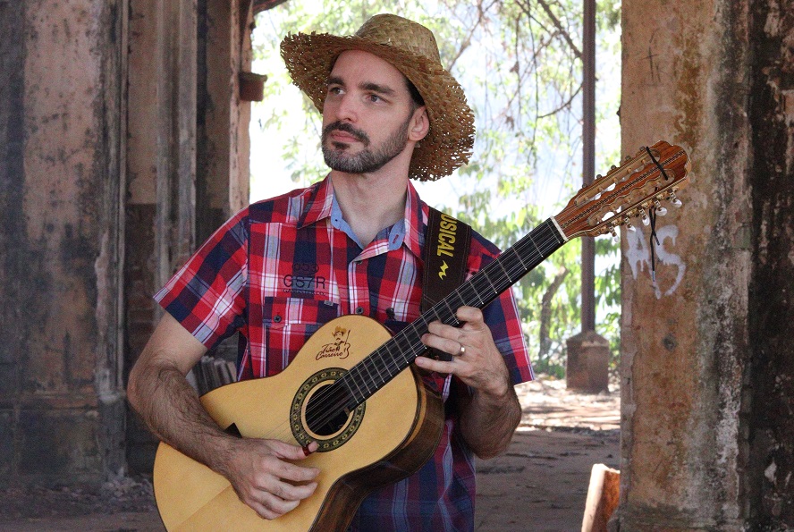 Sesi Botucatu recebe show gratuito de viola caipira
