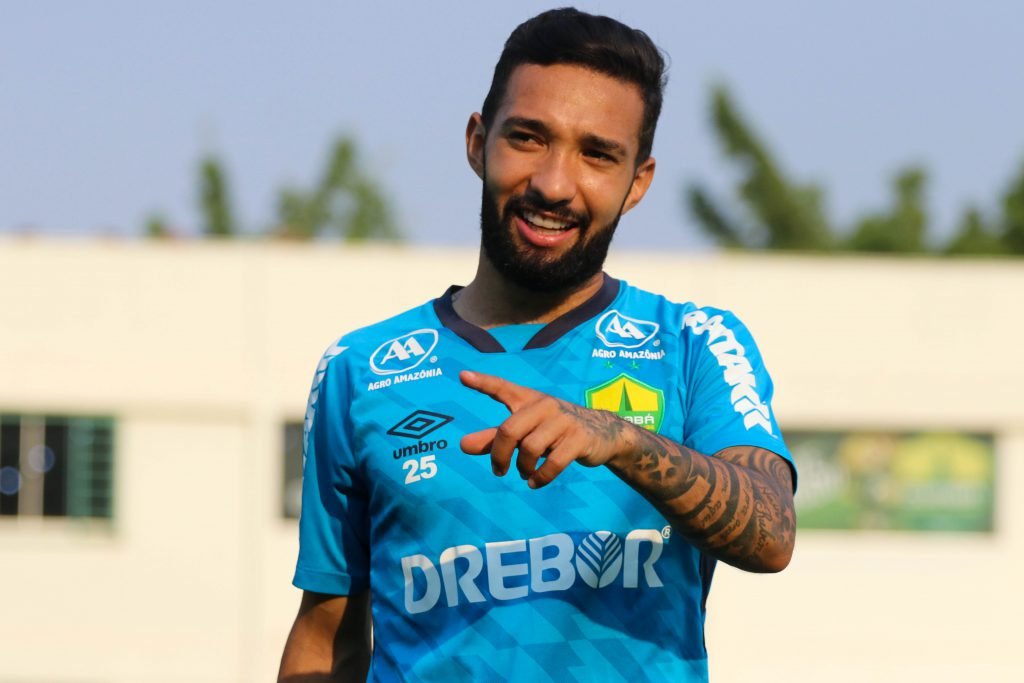Clayson negocia transferência para  o futebol japonês