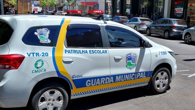 Casal é preso por furtar celulares em Botucatu