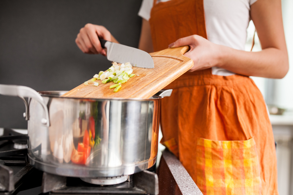 Pesquisa mostra erros de higiene na cozinha que colocam a saúde em risco