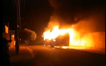 Polícia esclarece incêndio de ônibus em Areiópolis