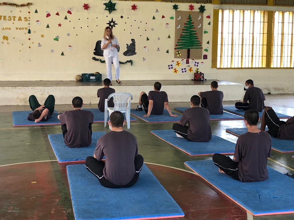 Adolescentes da Fundação CASA de Botucatu participam de oficina sobre Reiki