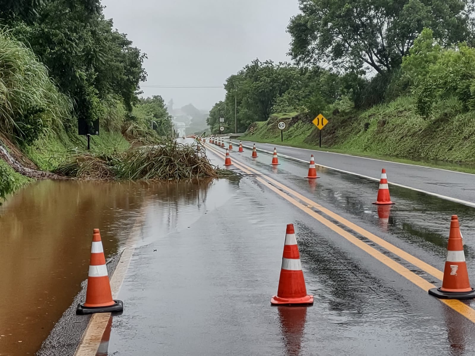 Concessionária libera trecho da SP 255 em Barra Bonita