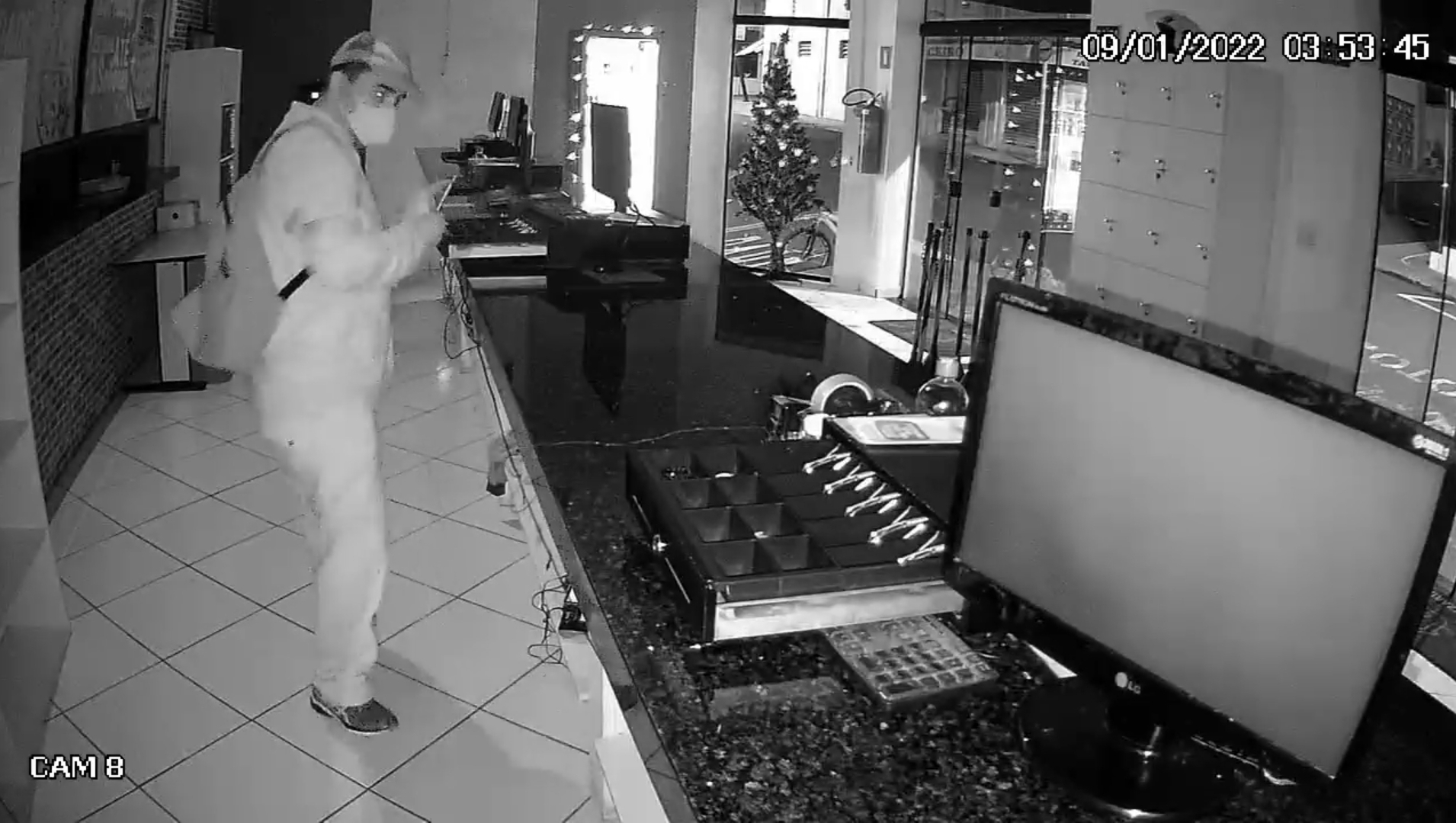 Pizzaria é alvo de furto durante a madrugada em Botucatu