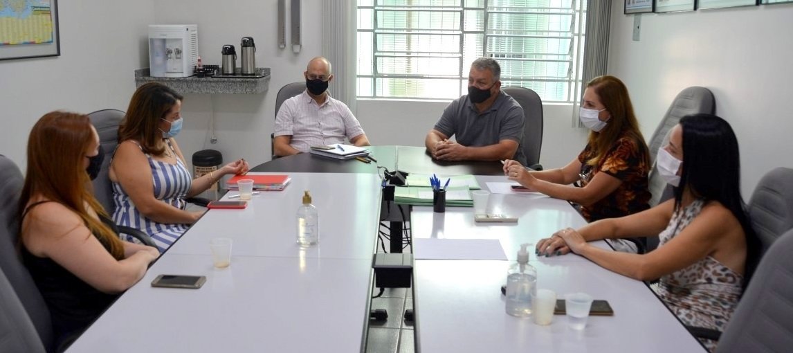 Comissão da Câmara de Botucatu analisa proposta que cria aluguel social