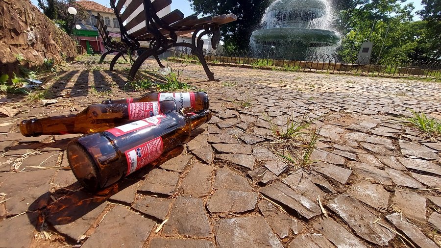 Ministério Público contesta lei que proíbe consumo de bebidas em praças de Botucatu