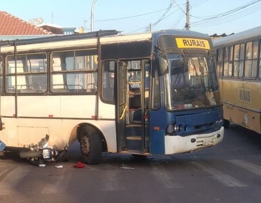 Itatinga: motociclista morre ao colidir com ônibus