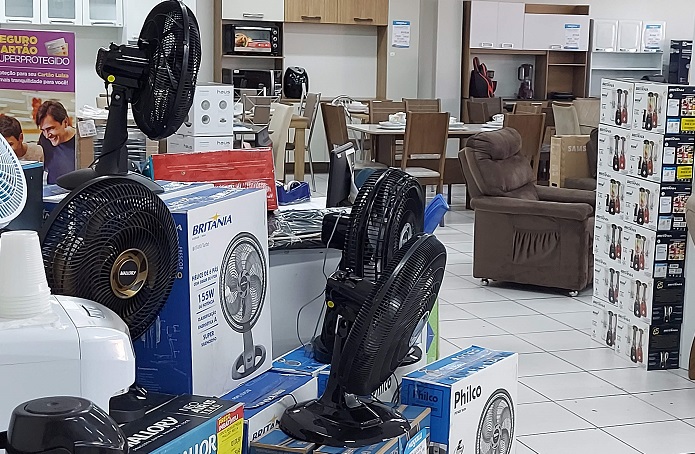 Procon constata diferença de até 107% nos preços de ventiladores e climatizadores
