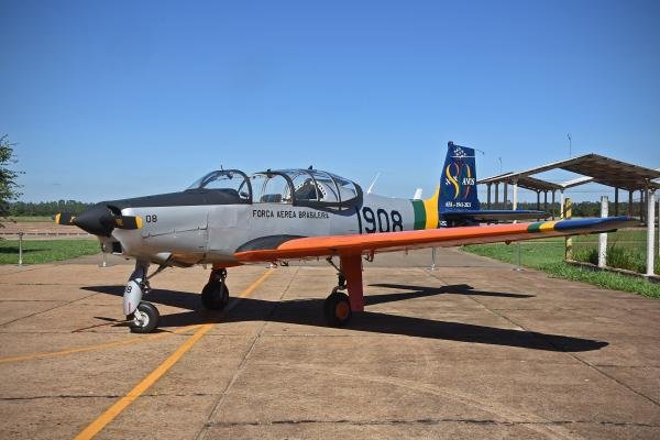 Vereador propõe avião em praça para homenagear fundador da Neiva
