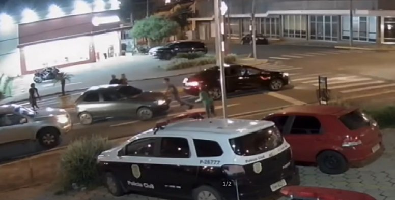 Policial é atropelado enquanto atendia ocorrência de trânsito