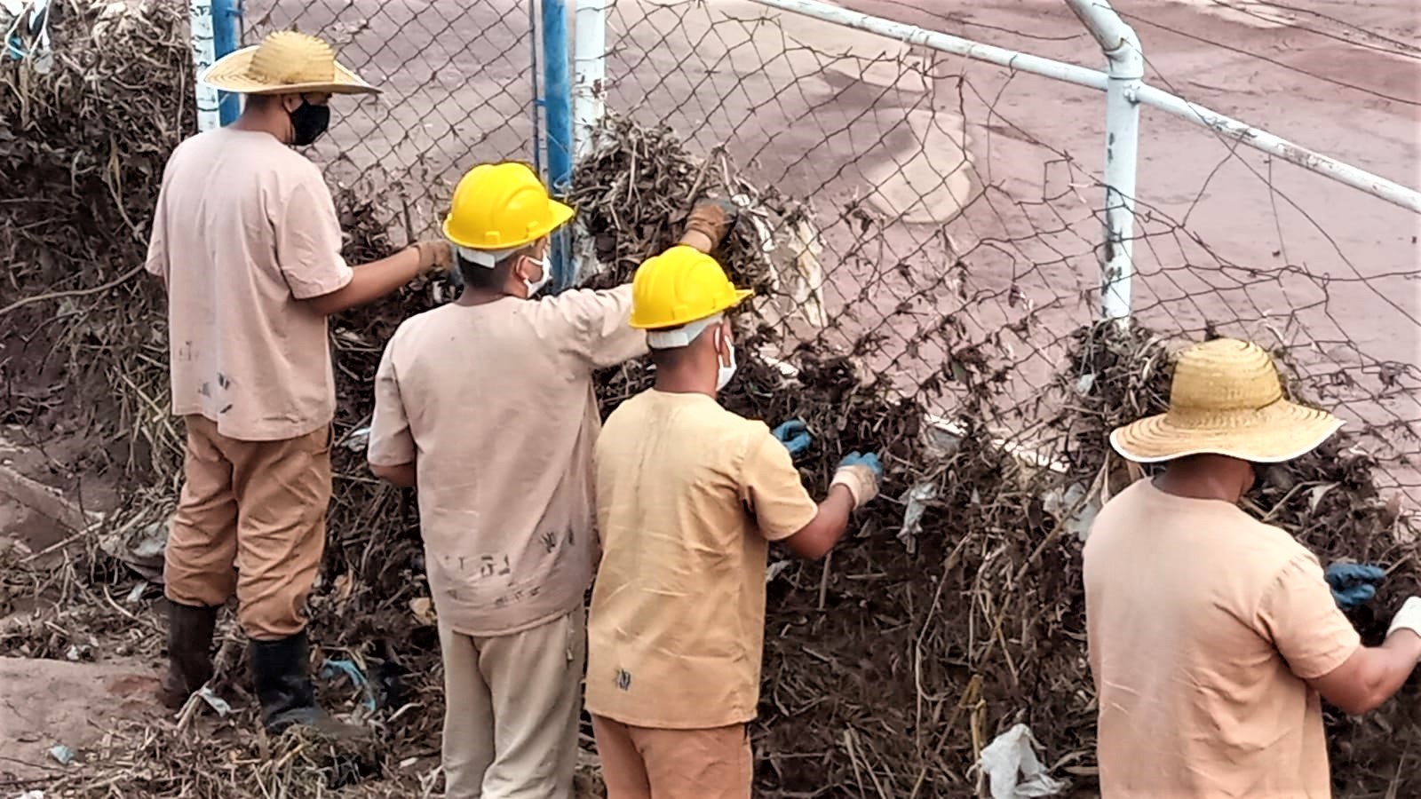 Detentos de Jaú prestam trabalho voluntário na recuperação da cidade