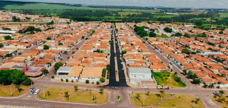 Avenidas de São Manuel recebem revitalização de canteiros e novo asfalto