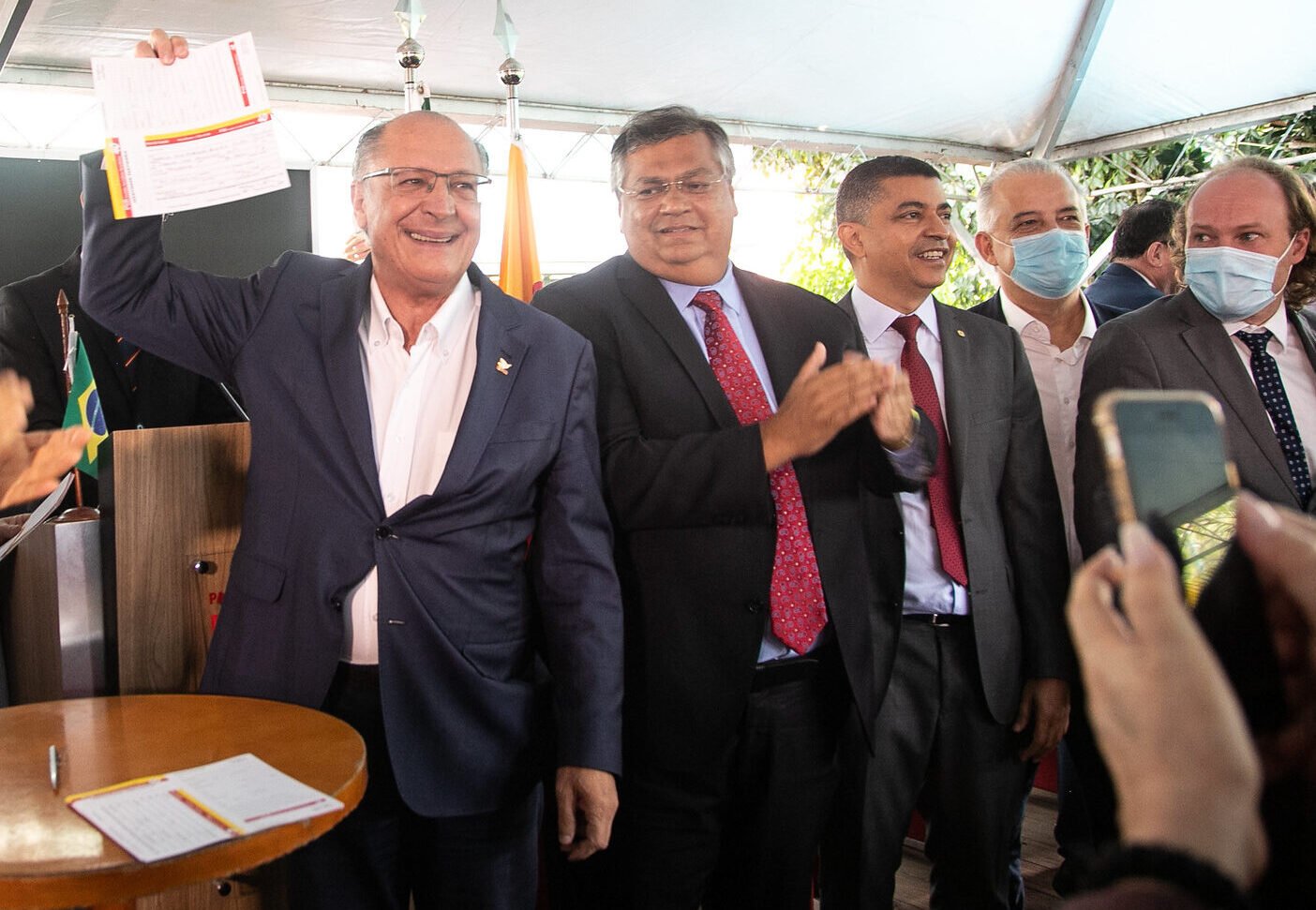 Alckmin assina filiação ao PSB e caminha para ser vice de Lula