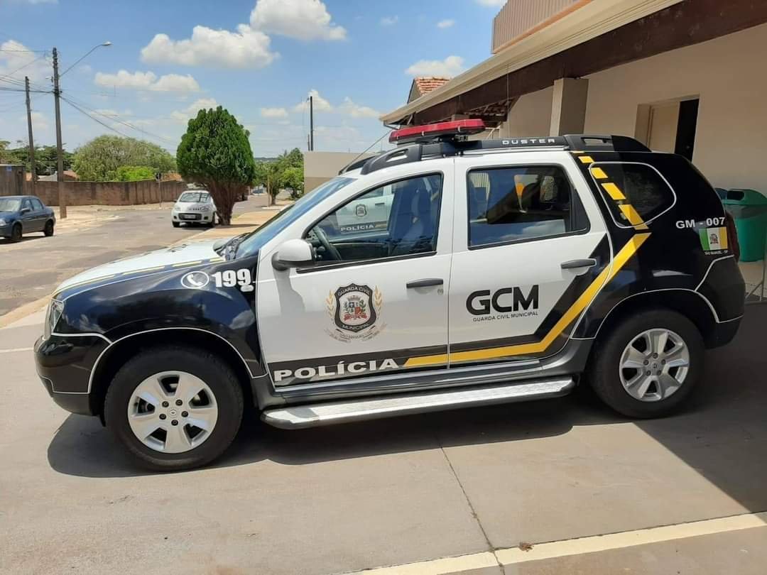 Homem é preso por agredir e tentar esfaquear a própria mãe