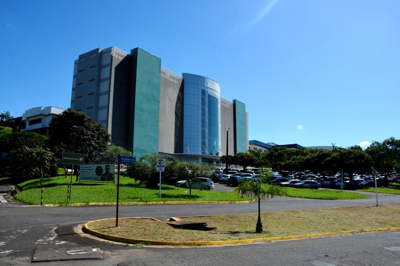Hospital das Clínicas de Botucatu construirá novas calçadas; trânsito no campus sofrerá alterações