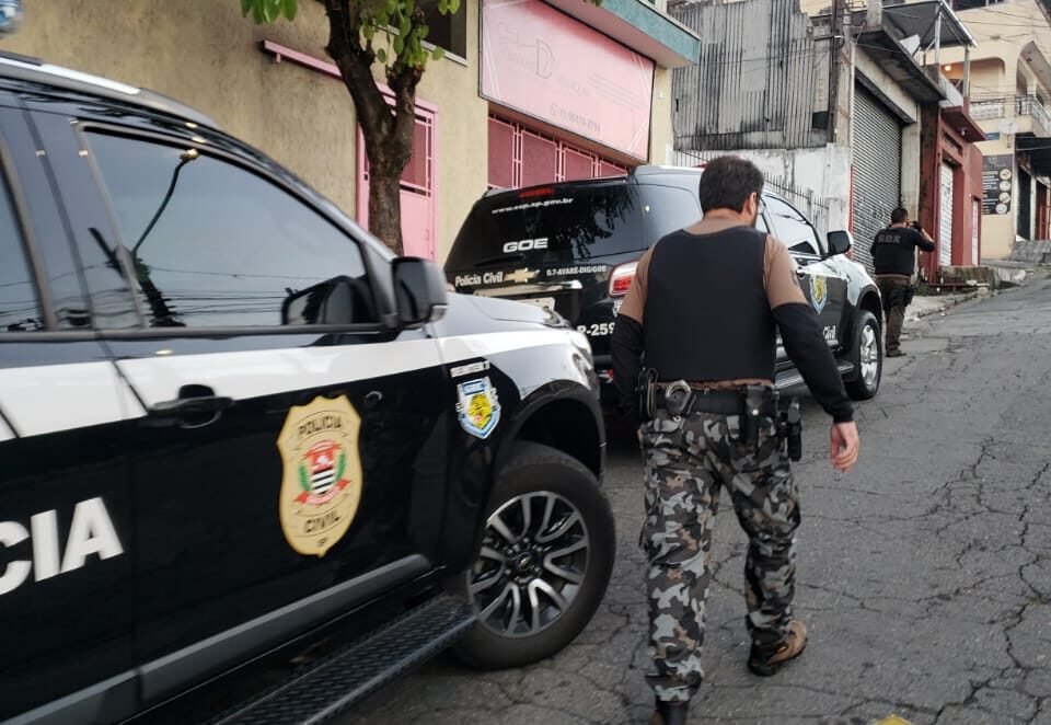 Polícia Civil prende quatro suspeitos de participar de assalto a joalheria em Avaré