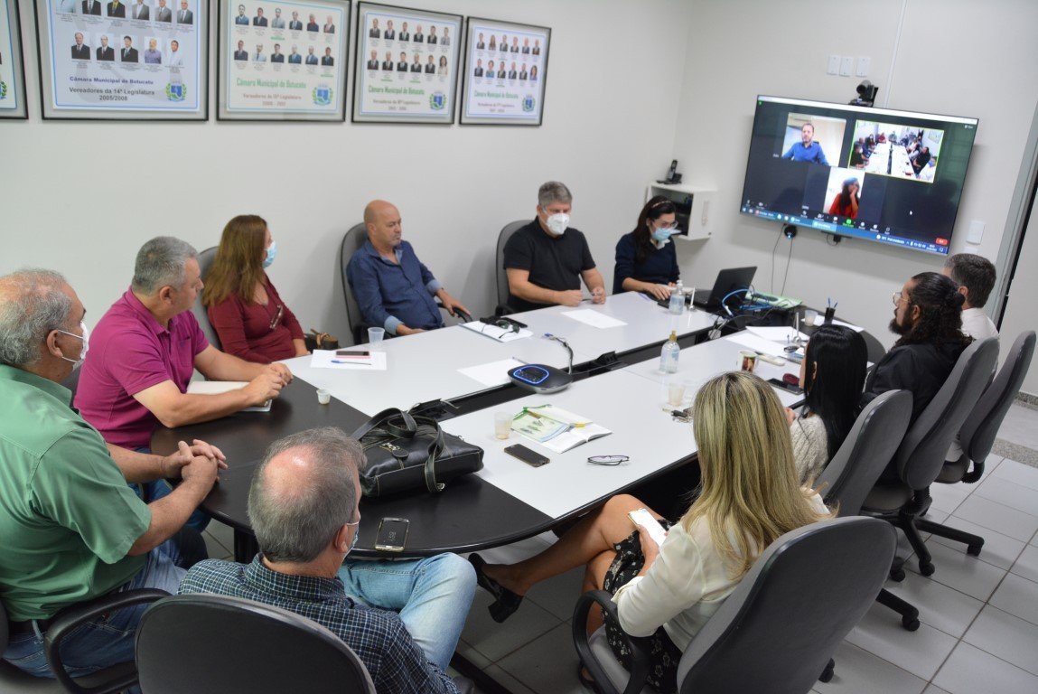 Botucatu: gestores prestam esclarecimentos sobre atendimento da saúde pública a vereadores