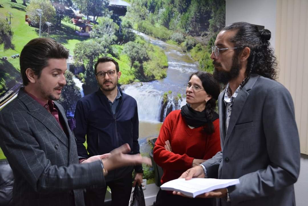 Câmara recebe abaixo-assinado que pede preservação de palacete na Floriano Peixoto; documento tem mais de 900 assinaturas