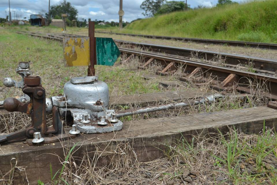 Vereadores de Botucatu adiam projeto que cria proteção e segurança no entorno da ferrovia