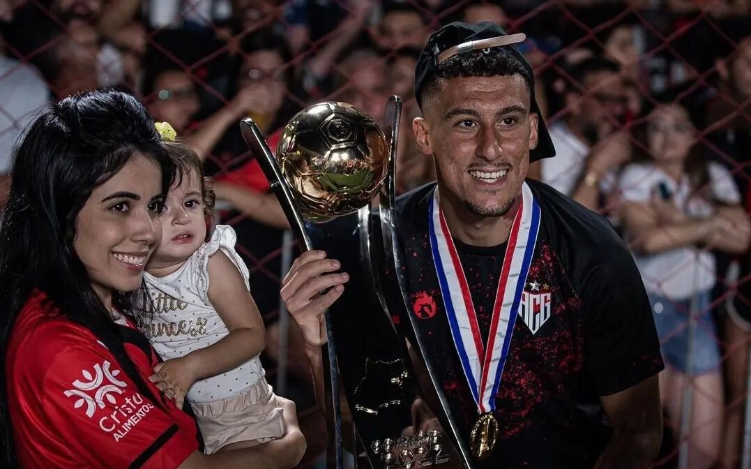 Gabriel Baralhas é campeão goiano pela segunda vez com o Atlético