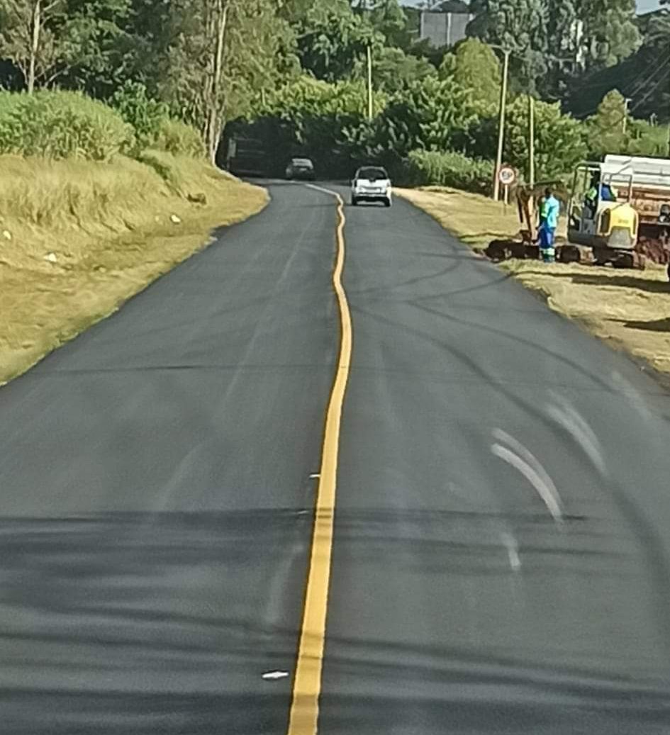 Motoristas reclamam de sinalização “torta” na Alcides Soares