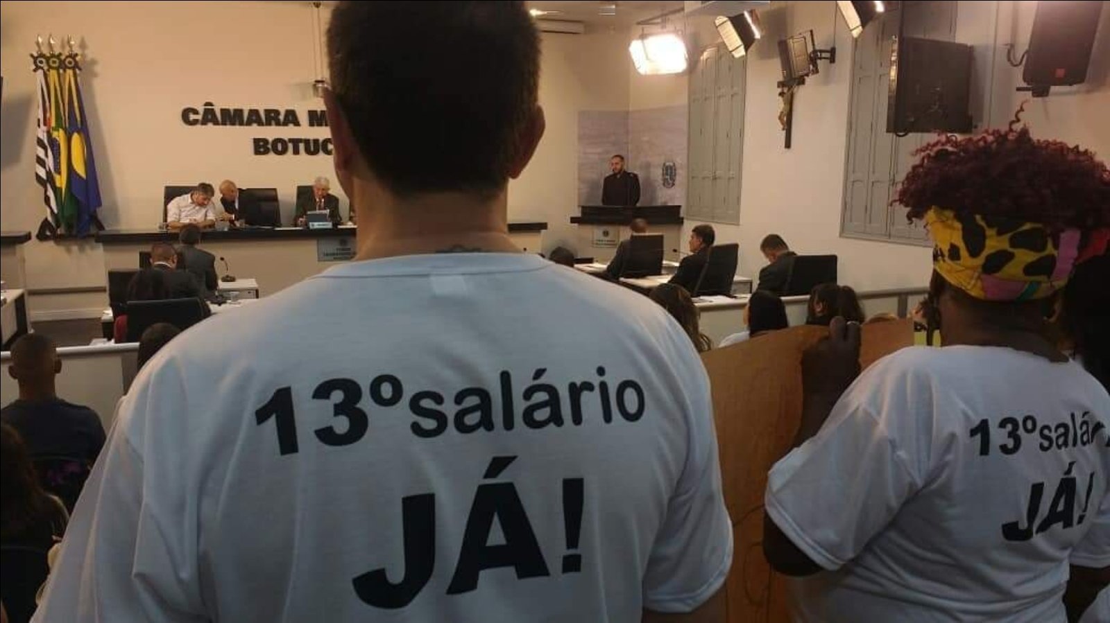 Deputados analisam projeto que regulamenta direito de greve de servidor público