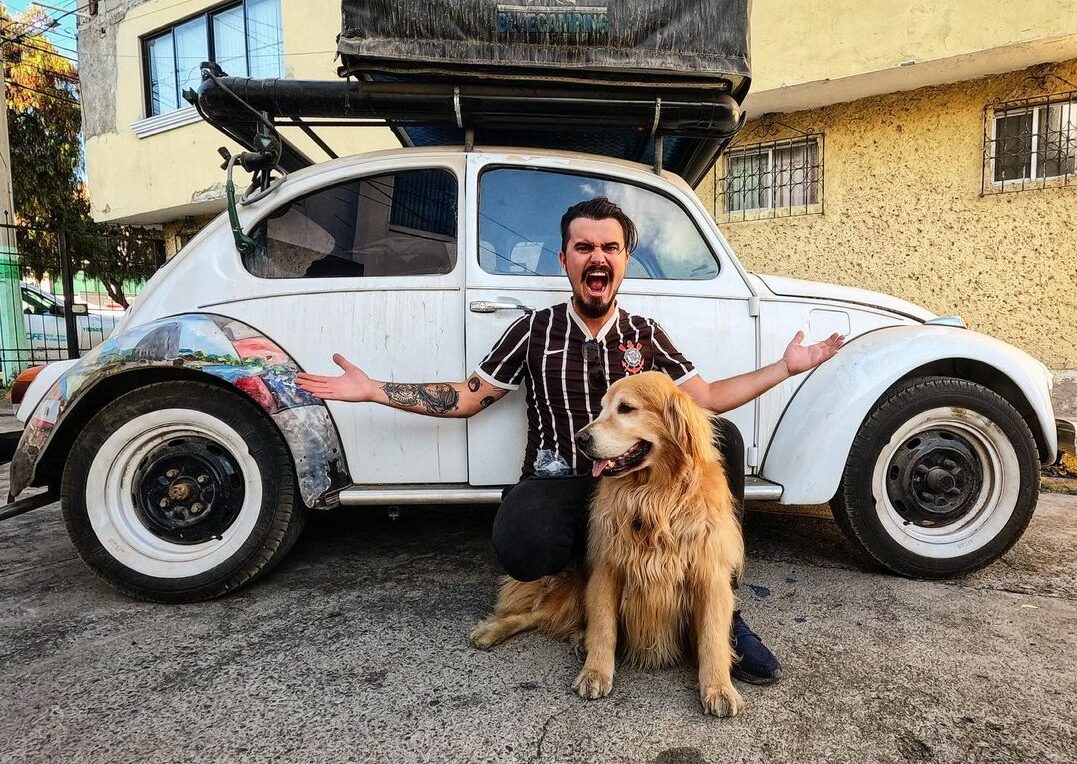 Acidente nos EUA mata influenciador e golden retriever de SC que viajavam em Fusca