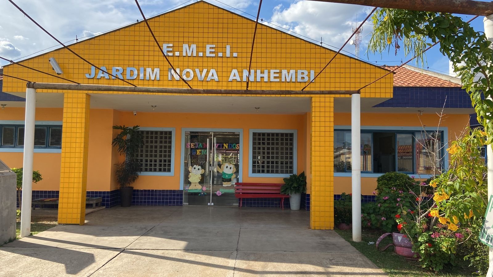 Surto de Covid faz escola municipal suspender aulas em Anhembi