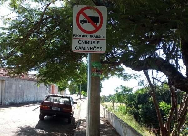 São Manuel proíbe estacionamento de veículos pesados nas proximidades do Poliesportivo