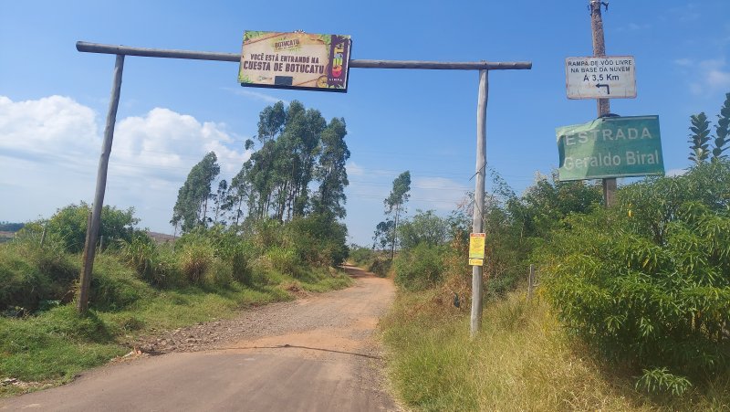 Corpo de jovem é localizado em estrada rural de Botucatu