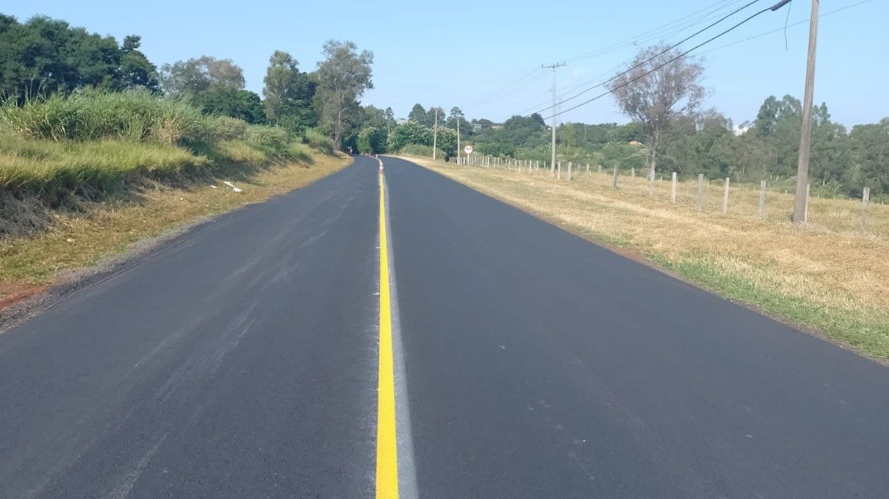 Sinalização na Alcides Soares é refeita; rodovia receberá nova camada de asfalto
