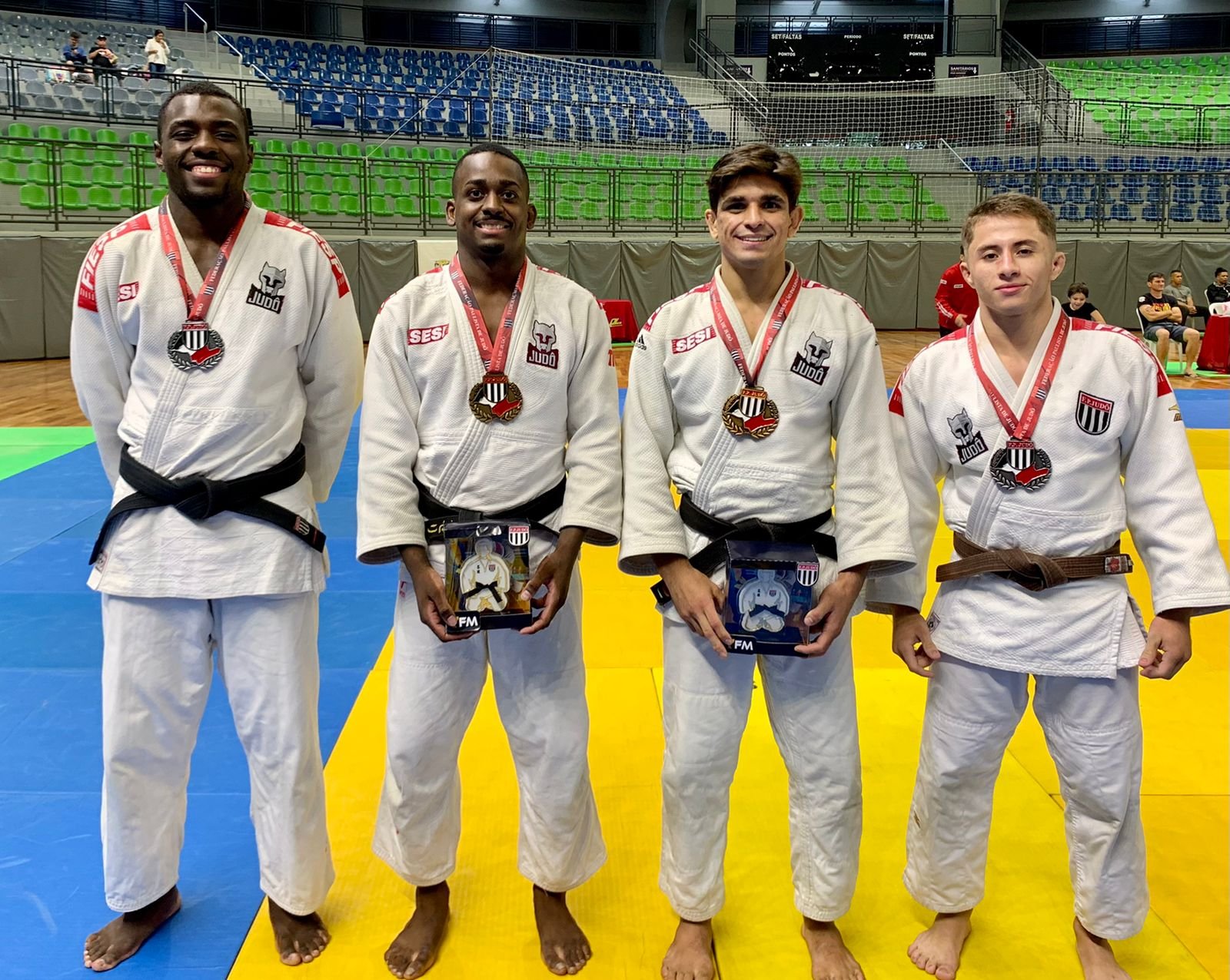 Judô do Sesi Botucatu fatura quatro medalhas e é vice-campeão do Paulista Sênior