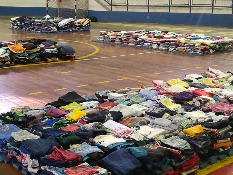 Campanha do Agasalho, em São Manuel, recebe doação de roupas e de 300 cobertores