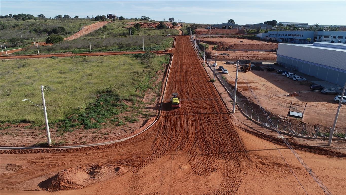 Prefeitura assina ordem de contrato para asfaltar o Distrito Industrial 4