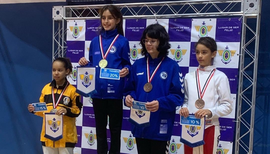 Antonella Dinucci é campeã paulista de esgrima