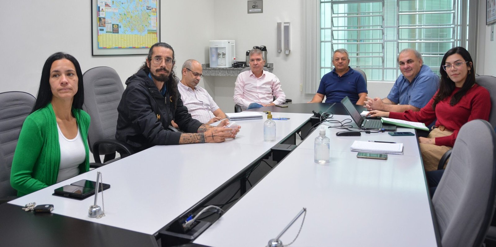 Comissões da Câmara de Botucatu aprovam projetos de convênios para asfalto na região de Rubião Júnior