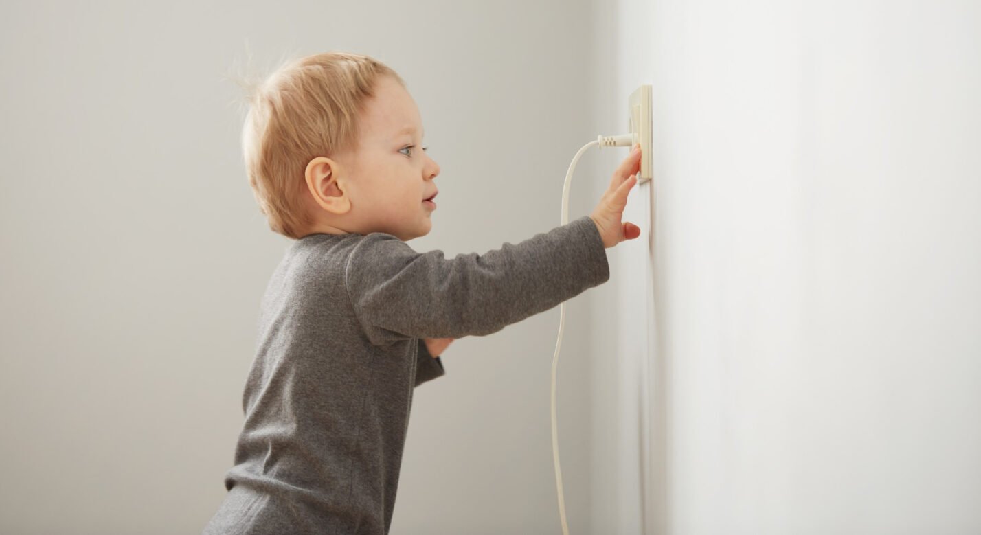 Acidentes domésticos com crianças: conheça os perigos dentro de casa