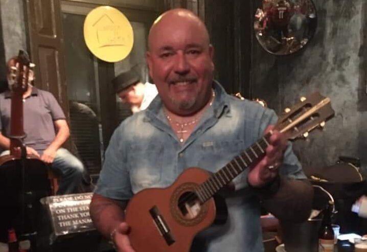 Morre o músico Eric Fratoni, aos 44 anos