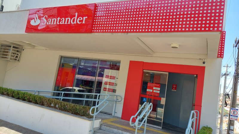 Funcionários de banco e guarda municipal sofrem ameaças e injúria racial de clientes