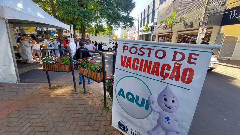 Botucatu vacinou mais de 5 mil pessoas com doses de reforço contra a Covid-19 em uma semana