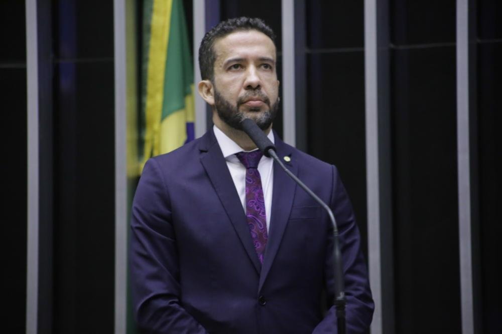 Avante lança candidatura de André Janones à Presidência da República