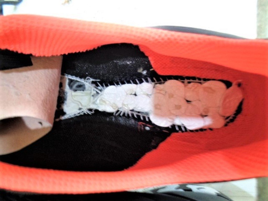 Par de tênis com maconha e cocaína é apreendido no CDP de Itatinga