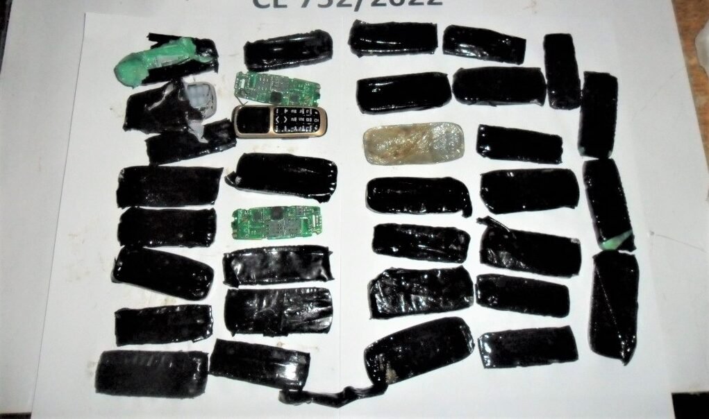 Detentos passam por procedimentos cirúrgicos para retirada de drogas e minicelulares do corpo