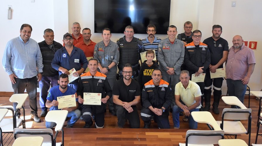 Servidores recebem certificação de Brigadistas de Incêndio do Município