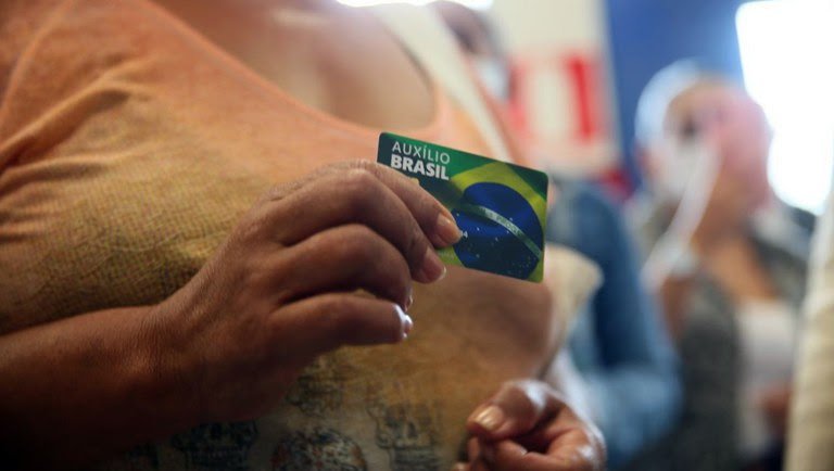 Pagamento da parcela de dezembro do Auxílio Brasil começa hoje