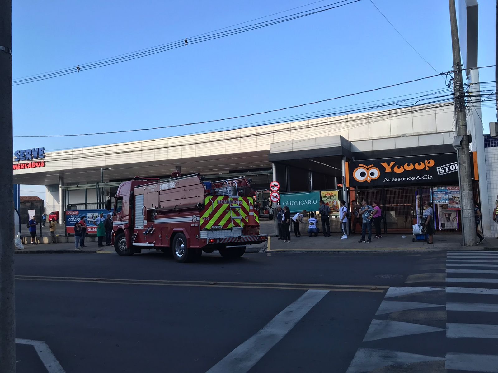 Explosão atinge supermercado na Floriano Peixoto; funcionária sai ferida -  Notícias Botucatu
